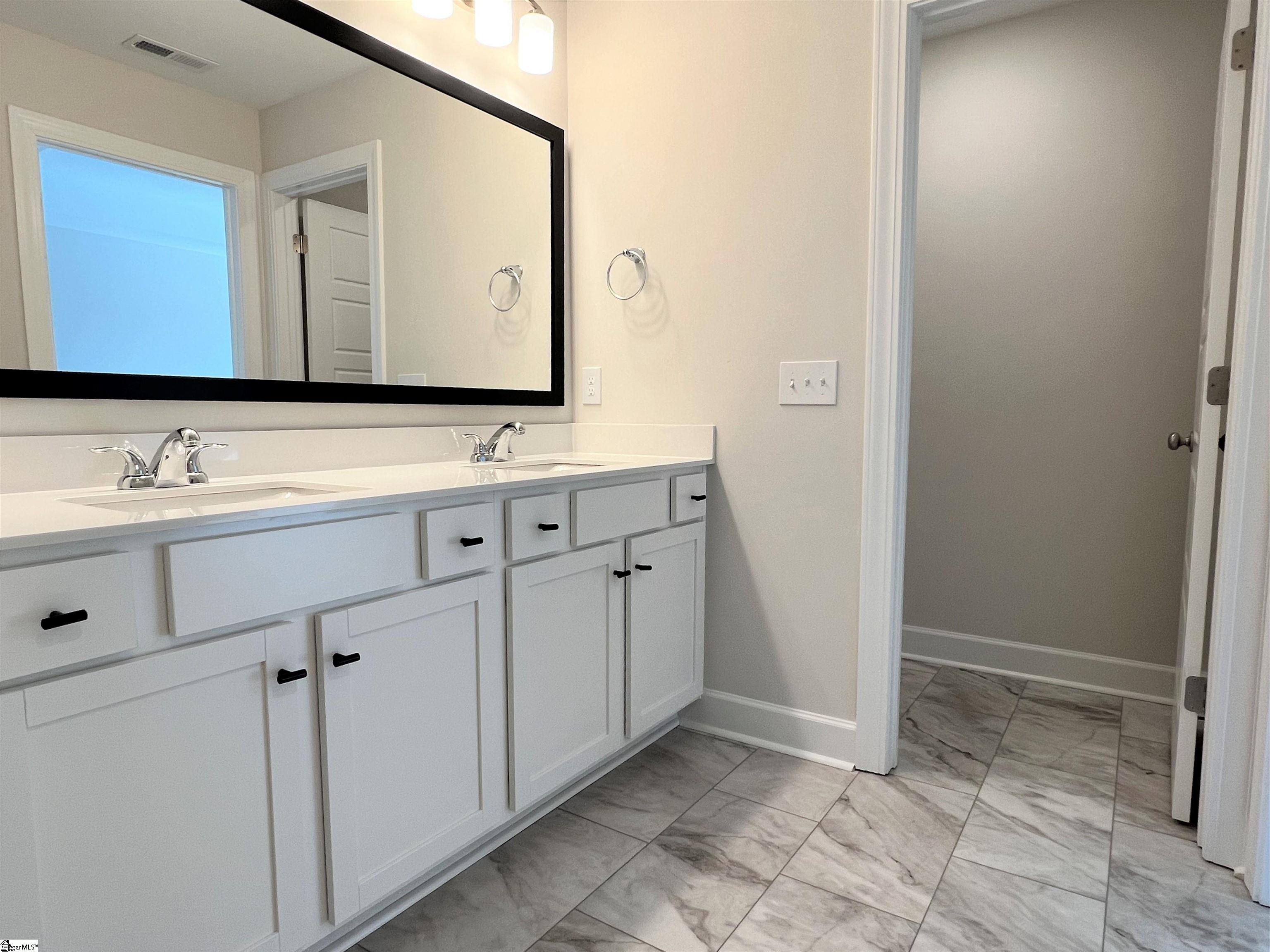 324 Hollenbeck Place Greenville, SC 29607 - Photo 19 of 23