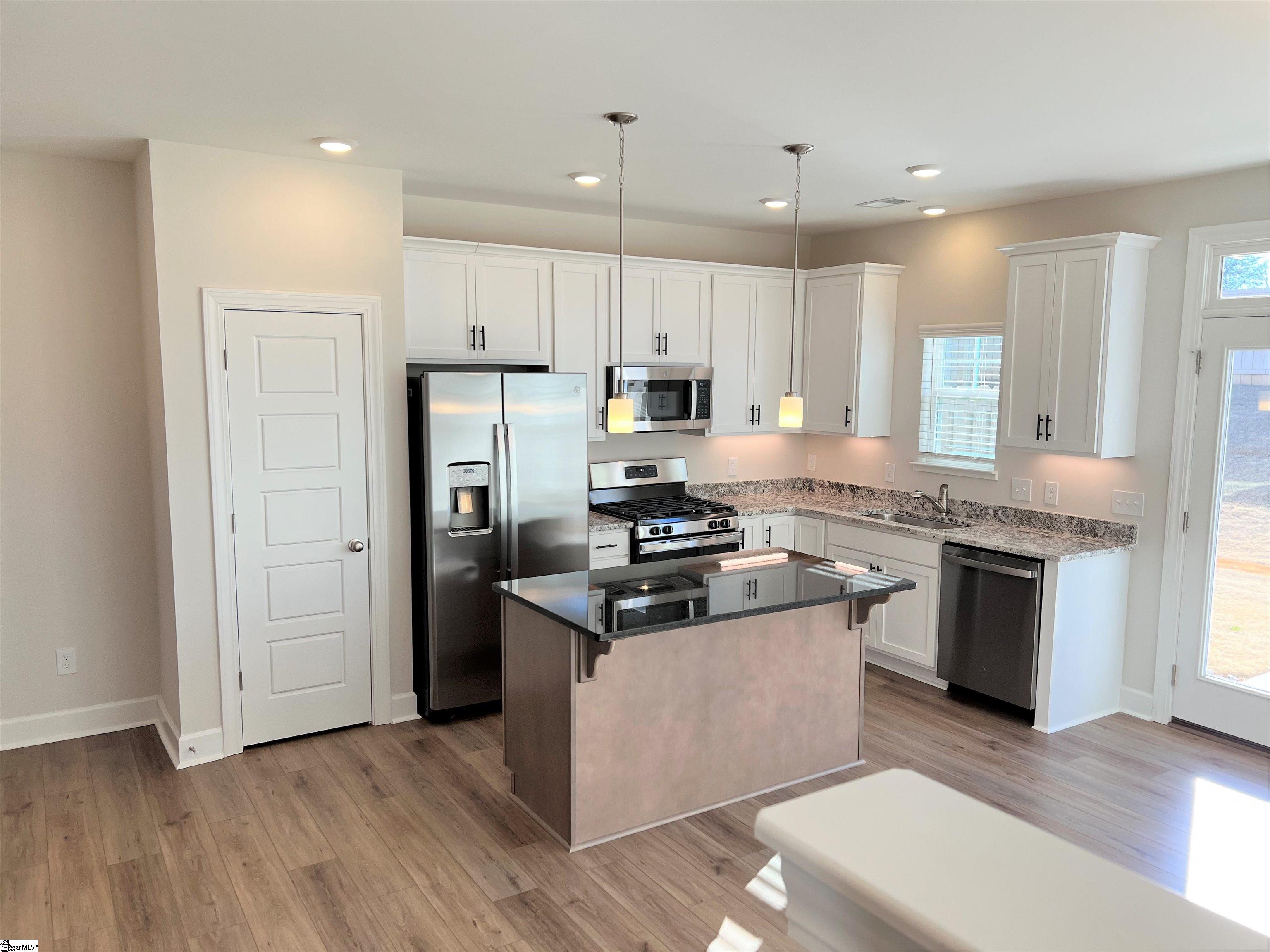 324 Hollenbeck Place Greenville, SC 29607 - Photo 7 of 23