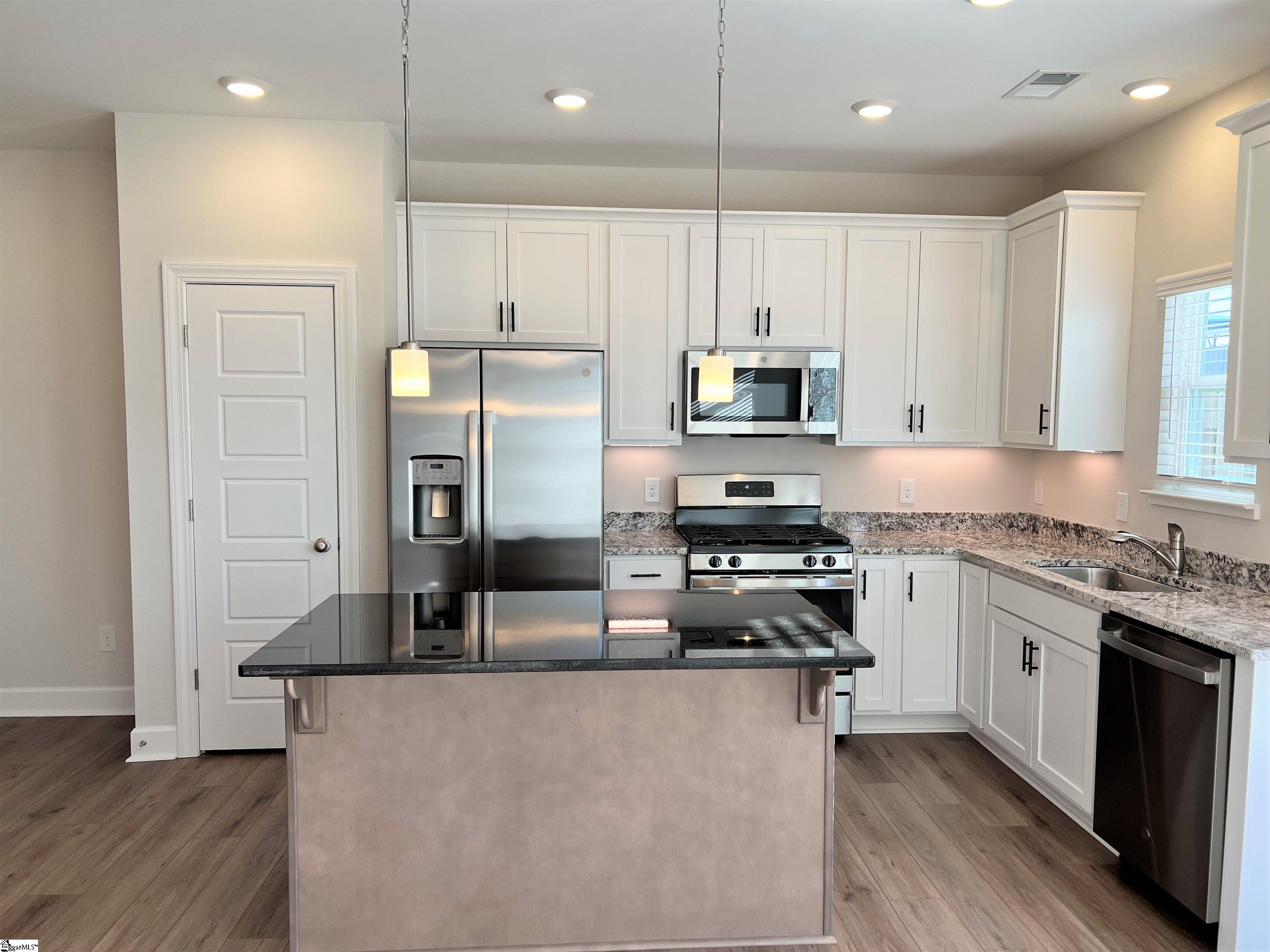 324 Hollenbeck Place Greenville, SC 29607 - Photo 9 of 23