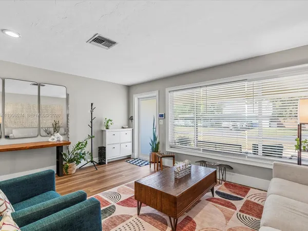 $8,500 | 2648 Northeast 26th Avenue, Fort Lauderdale, FL 33306