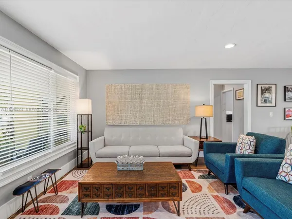 $8,500 | 2648 Northeast 26th Avenue, Fort Lauderdale, FL 33306