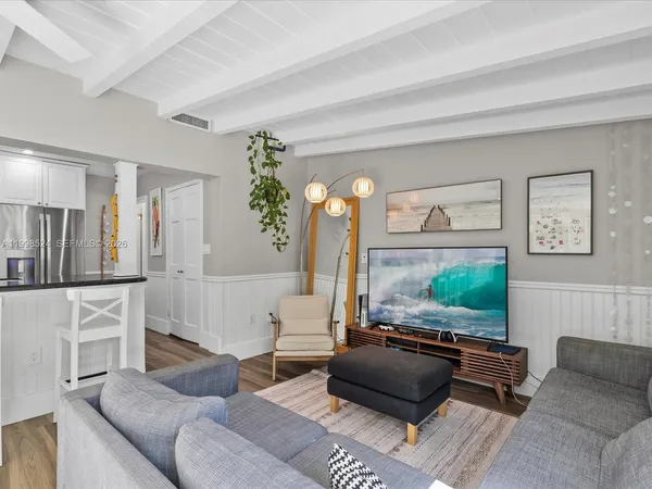 $8,500 | 2648 Northeast 26th Avenue, Fort Lauderdale, FL 33306