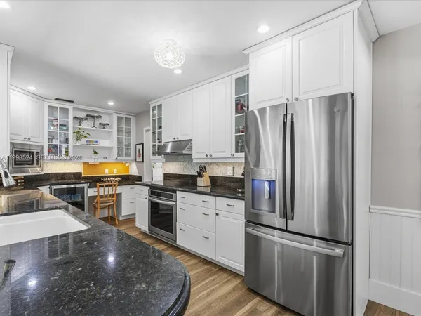 $8,500 | 2648 Northeast 26th Avenue, Fort Lauderdale, FL 33306