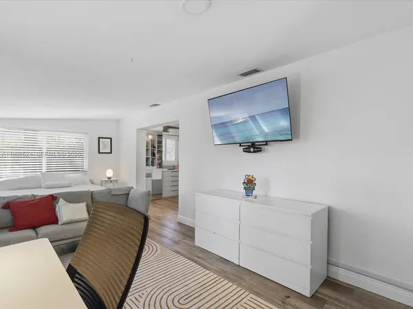 $8,500 | 2648 Northeast 26th Avenue, Fort Lauderdale, FL 33306