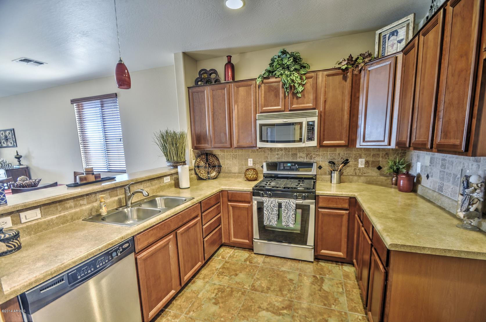 18464 North Lariat Road Maricopa, AZ 85138 - Photo 14 of 41 kitchen-2