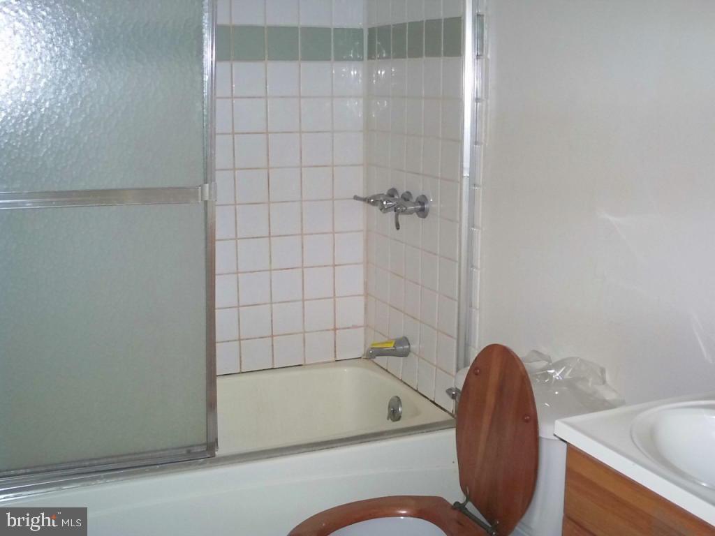 1116 Williamsburg Road Lancaster, PA 17603 - Photo 10 of 15 Gallery Image 10