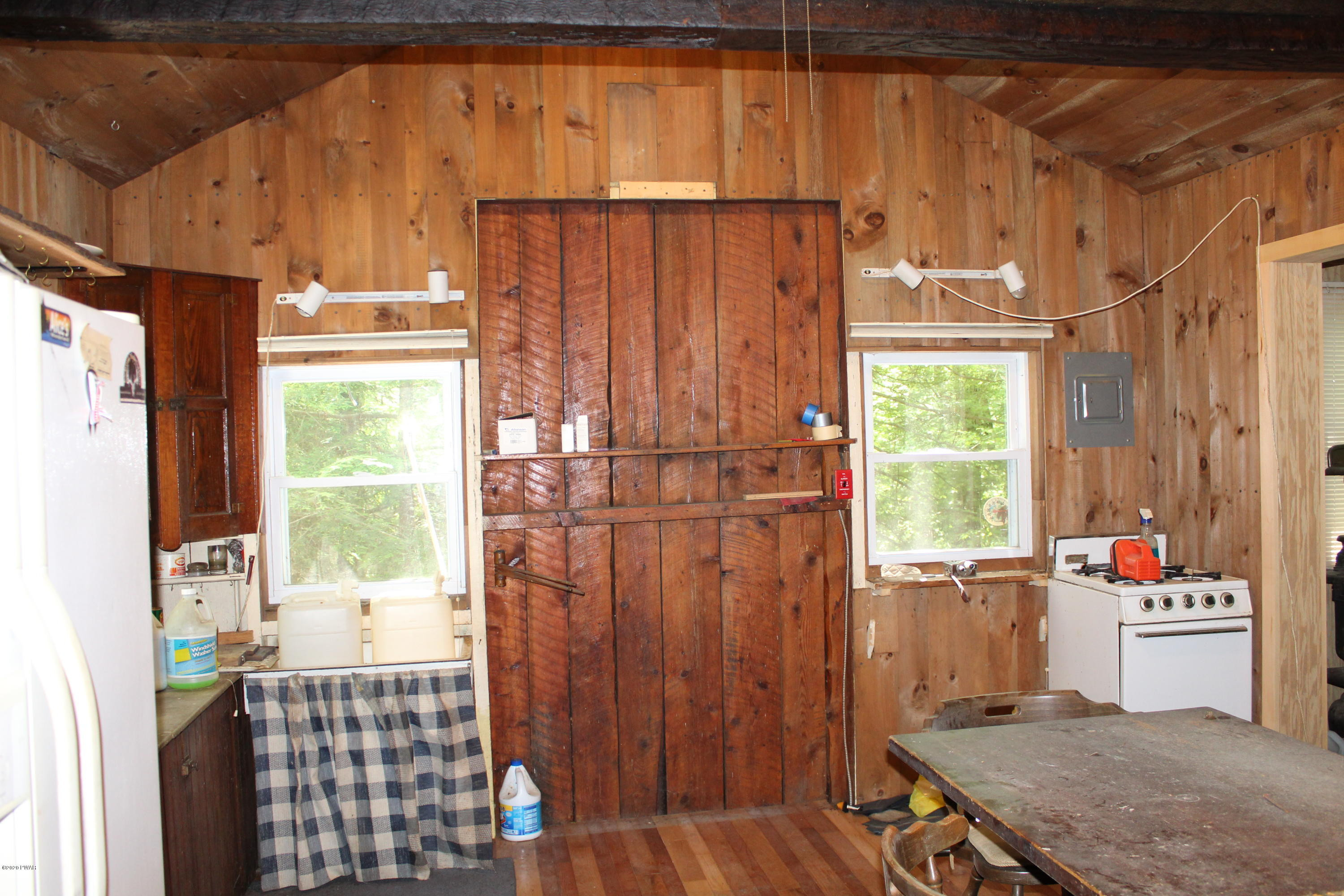 122 Old Rte 402 Dingmans Ferry, PA 18328 - Photo 8 of 41