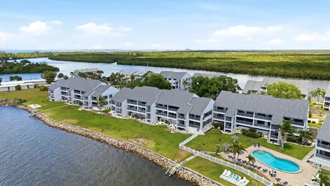 $275,000 | 818 Bahia Del Sol Drive, Unit 28, Ruskin, FL 33570