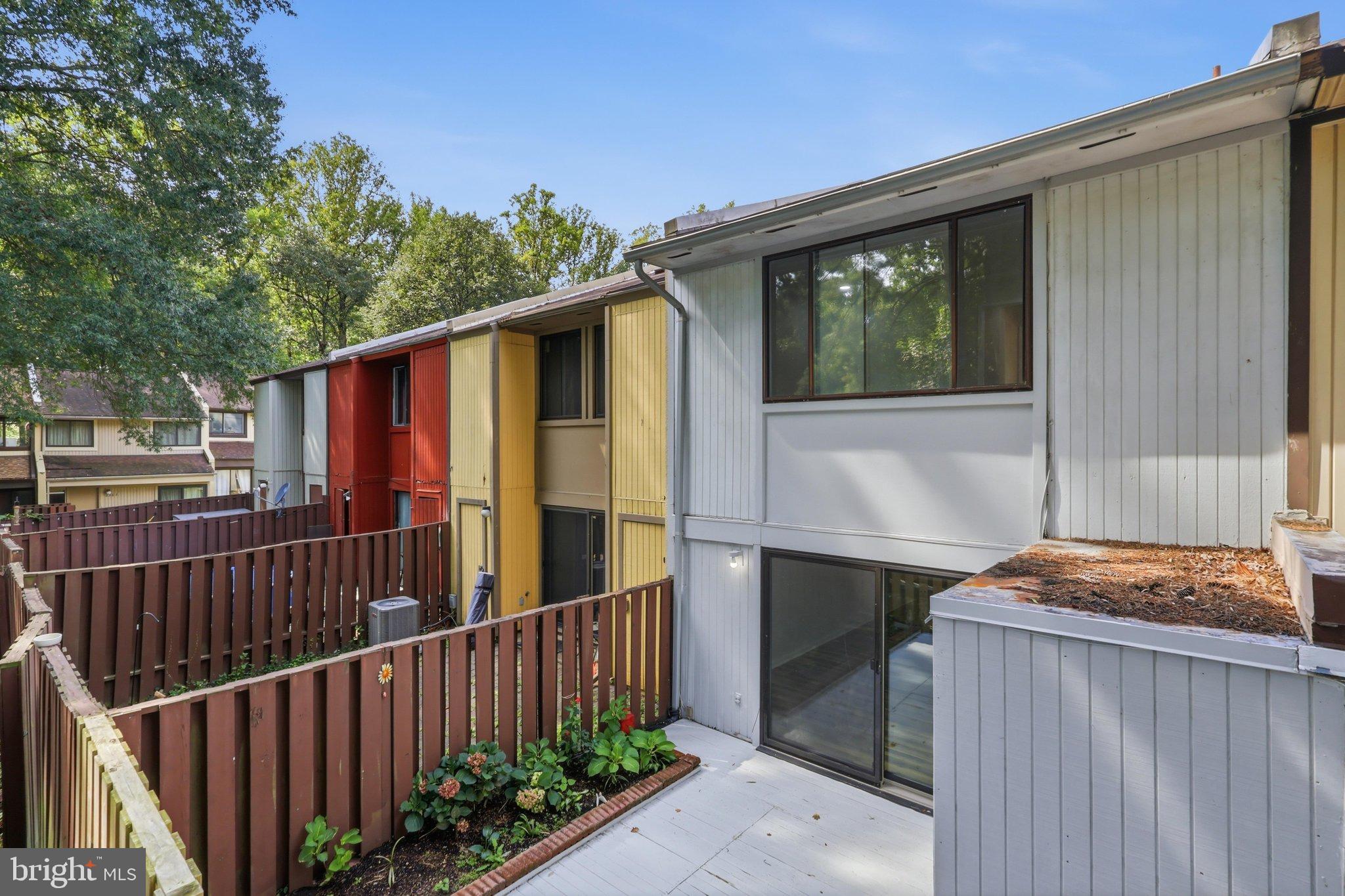 2292 White Cornus Lane Reston, VA 20191 - Photo 26 of 33 Gallery Image 26