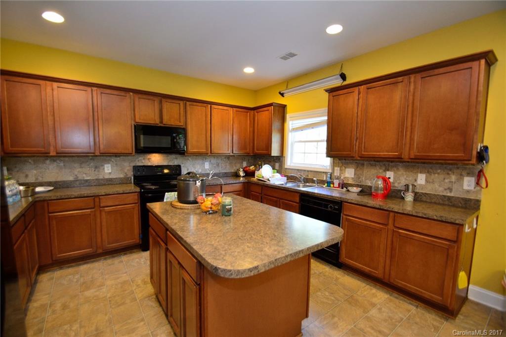 13519 Porter Creek Road Charlotte, NC 28262 - Photo 9 of 24