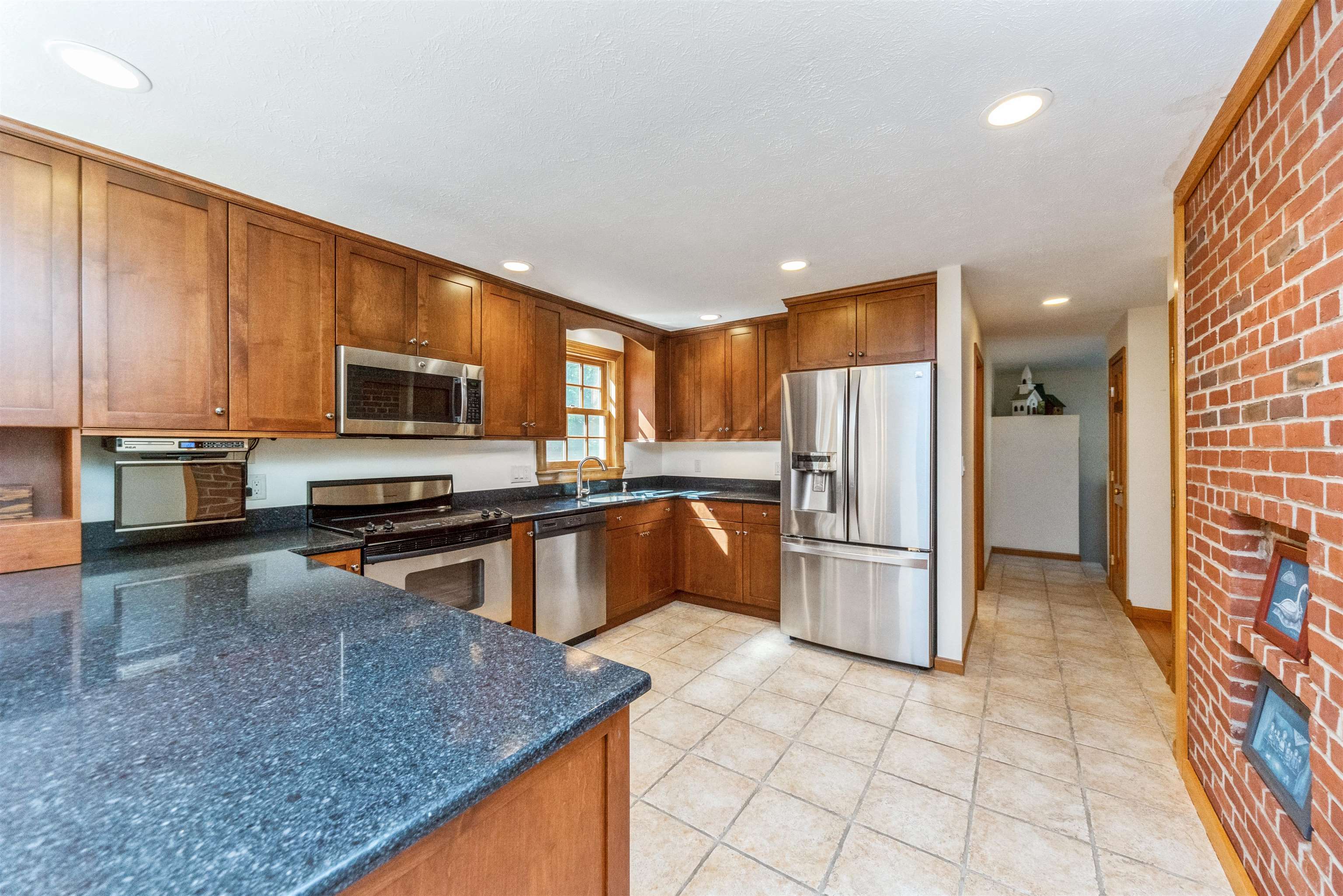 50 Bates Road Merrimack, NH 03054 - Photo 8 of 40