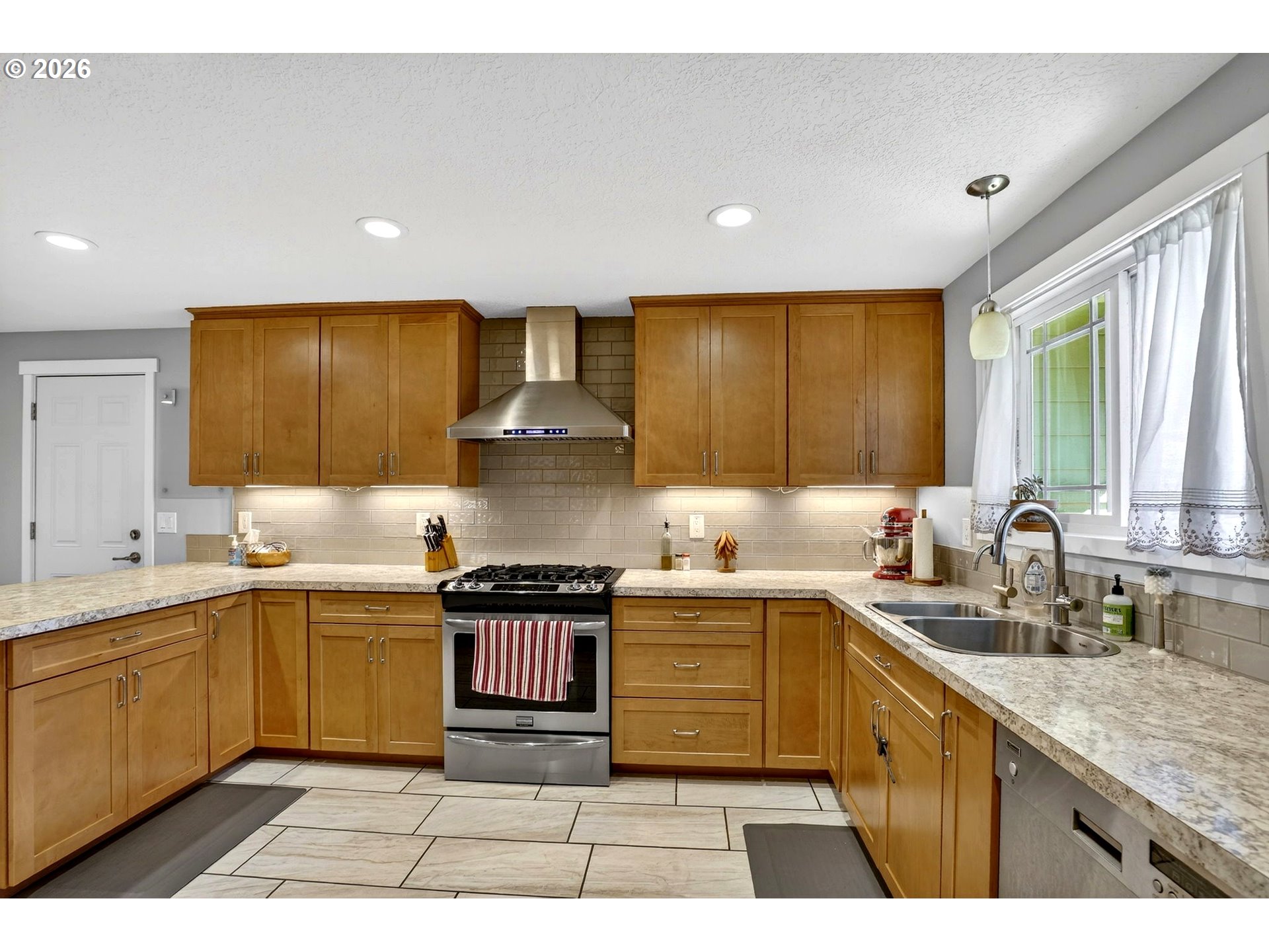 4177 Southeast 12th Street Gresham, OR 97080 - Photo 6 of 32