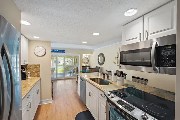 $1,975 | 1605 Highway 1, Unit M2101, Jupiter, FL 33477