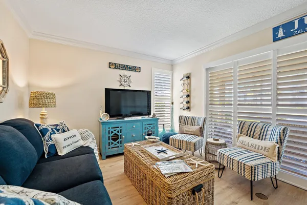 $1,975 | 1605 Highway 1, Unit M2101, Jupiter, FL 33477