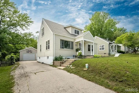 $345,000 | 835 Water Street, St. Charles, MO 63301