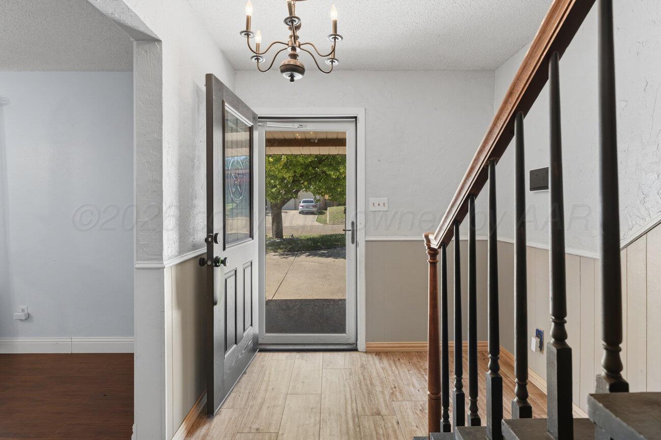 205 Houston Street Borger, TX 79007 - Photo 4 of 57 Entry