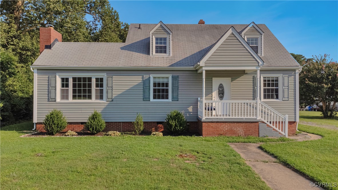 4305 Lakeview Road Petersburg, VA 23803 - Photo 1 of 45 Cape cod house featuring a front yard, crawl space