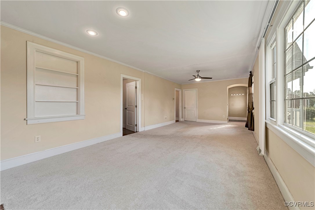 4305 Lakeview Road Petersburg, VA 23803 - Photo 13 of 45 Family room with arched walkways, light colored ca