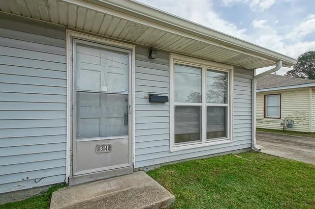 $1,700 | 34 Tulip Drive, Gretna, LA 70053
