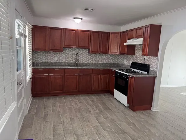 $1,700 | 34 Tulip Drive, Gretna, LA 70053