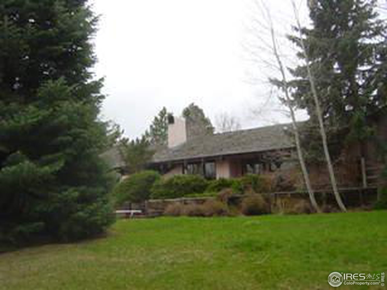2967 Middle Fork Road Boulder, CO 80302 - Photo 6 of 18 a view of backyard with green space