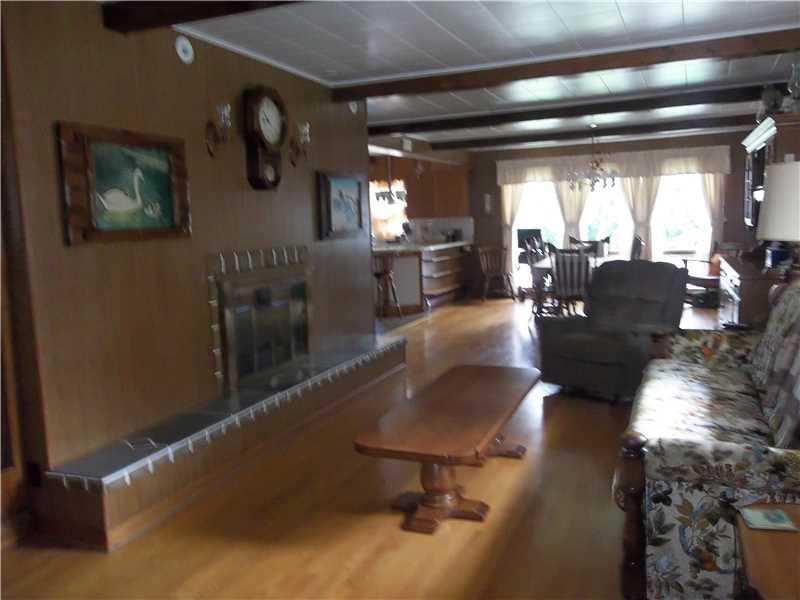 657 Harmony Baptist Road New Castle, PA 16101 - Photo 4 of 12 Living Room.