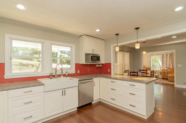 $324,900 | 3805 Pickering Avenue, Red Bank, TN 37415