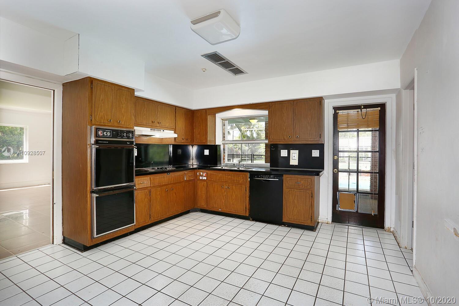 12800 Old Cutler Road Pinecrest, FL 33156 - Photo 15 of 41 Gallery Image 15