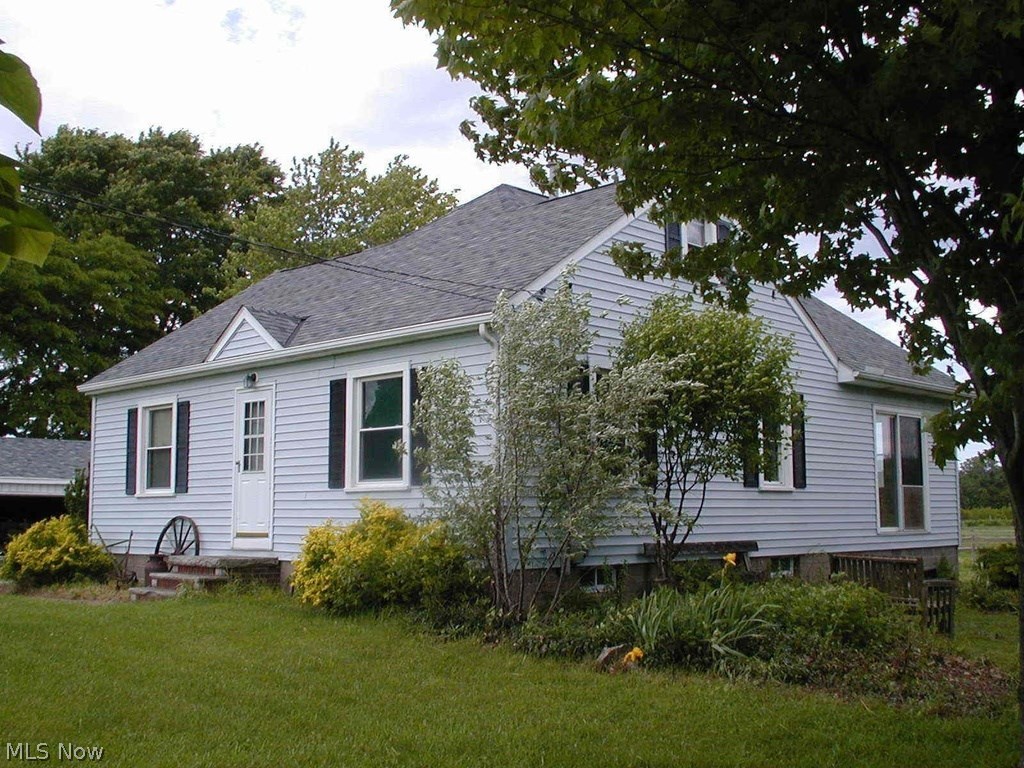 8161 Vermilion Road Amherst, OH 44001 - Photo 1 of 16