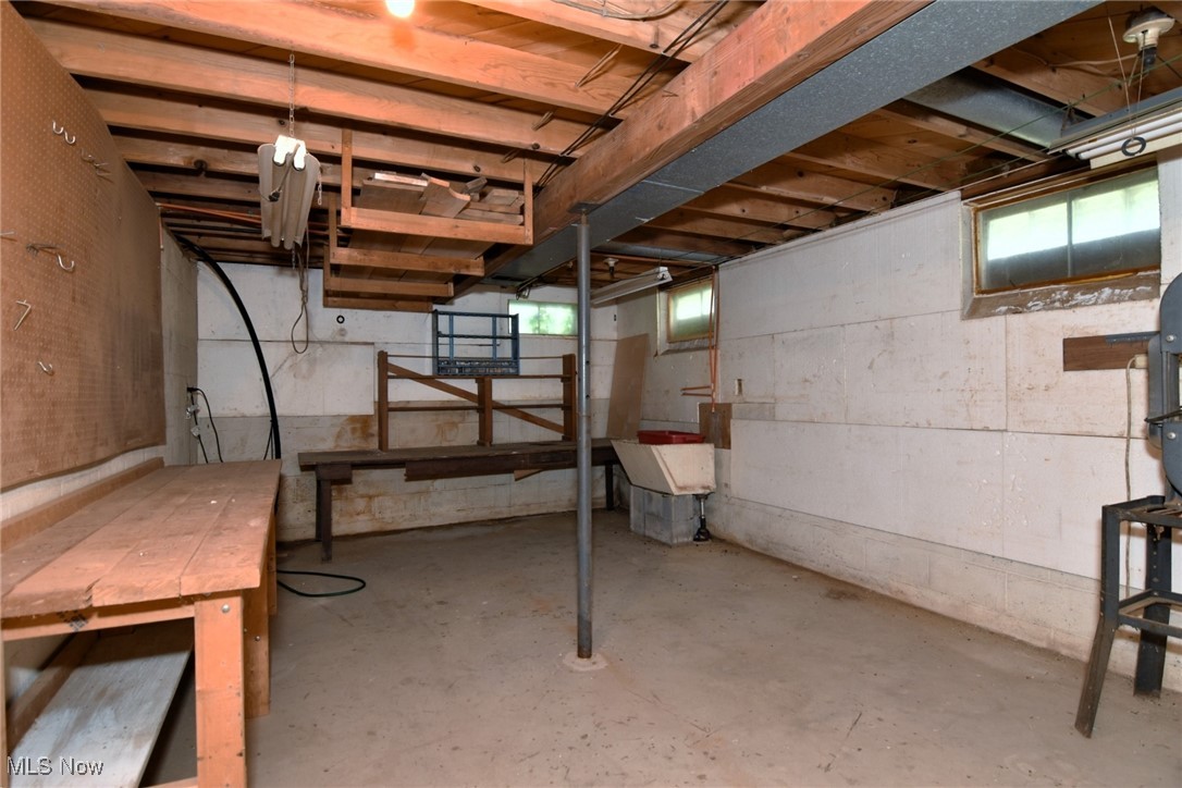 13674 Spring Street Burton, OH 44021 - Photo 37 of 38 Gallery Image 37