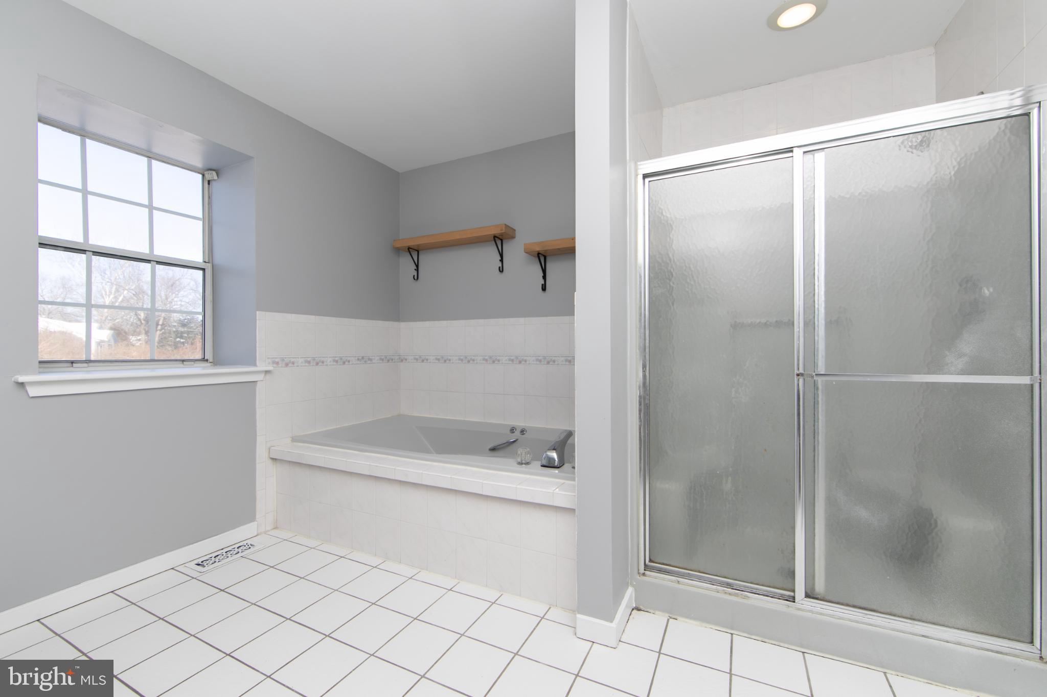 131 Crossing Way Lindenwold, NJ 08021 - Photo 12 of 34 Relaxing bath with jetted tub and separate shower