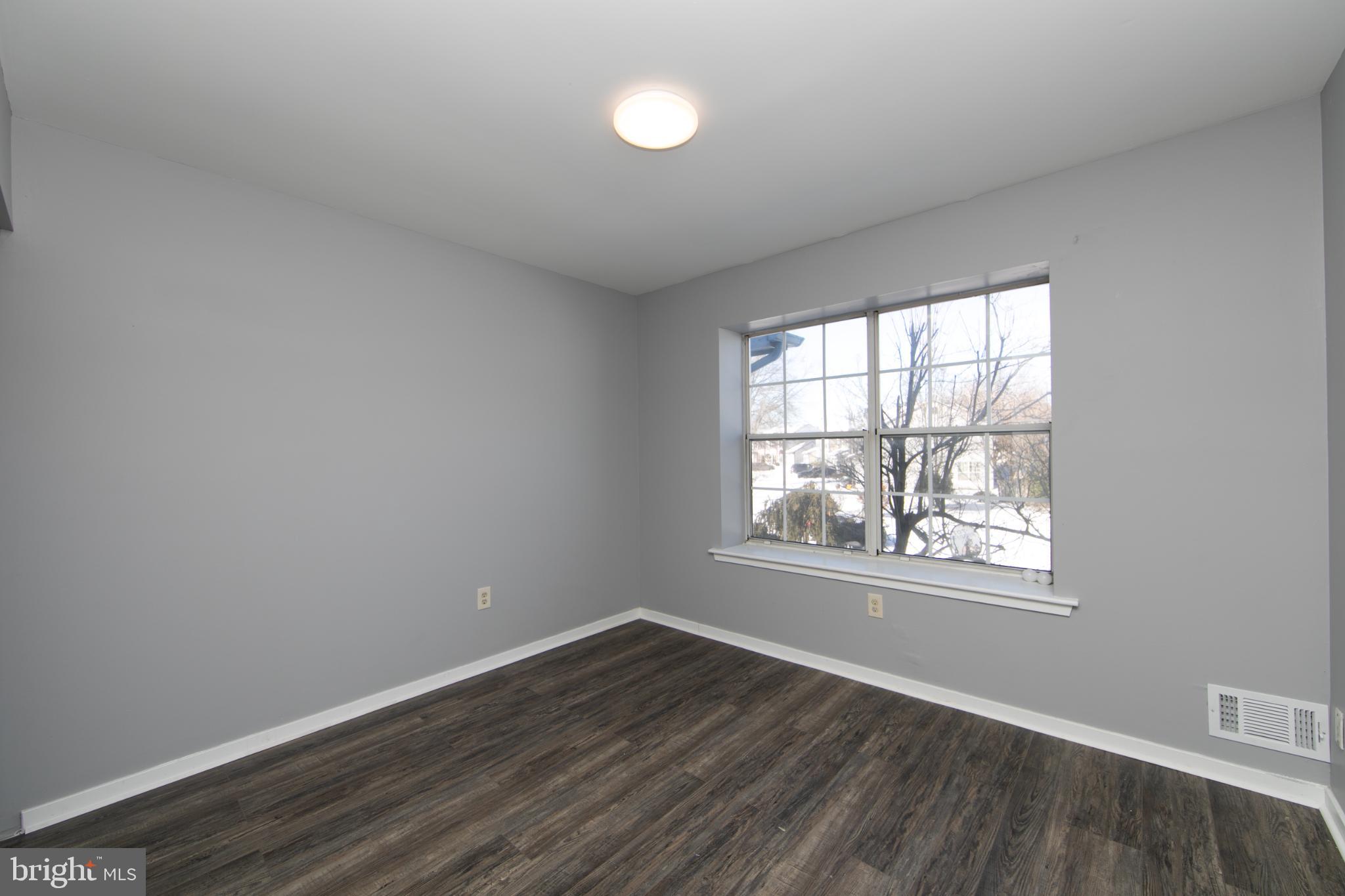 131 Crossing Way Lindenwold, NJ 08021 - Photo 16 of 34 Third bedroom