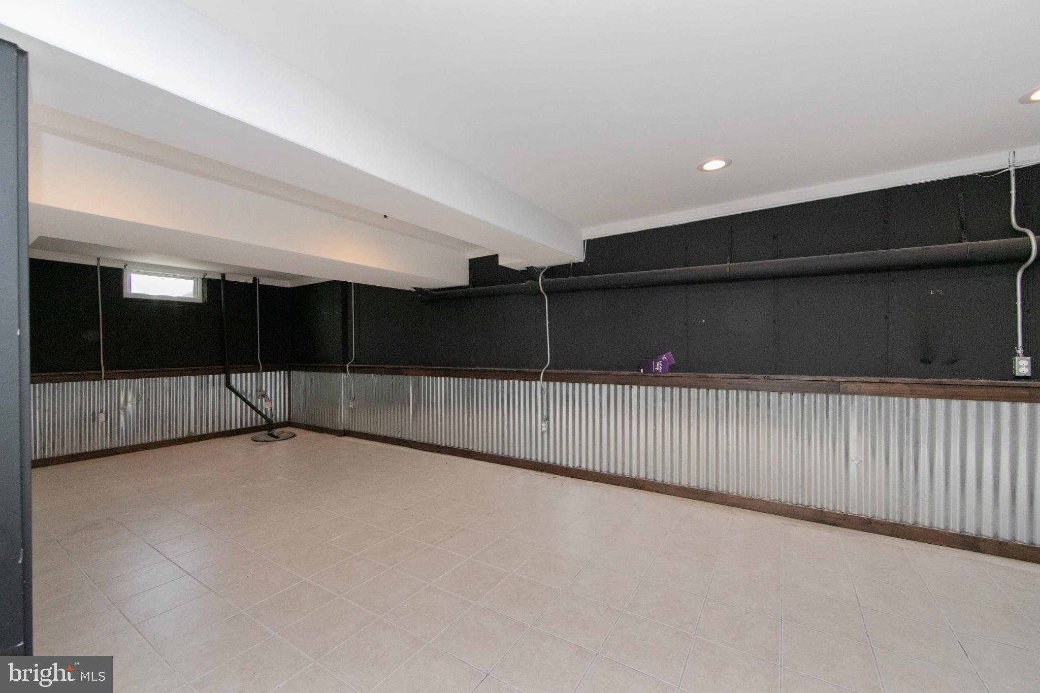 131 Crossing Way Lindenwold, NJ 08021 - Photo 24 of 34 Versatile space ready for your vision.