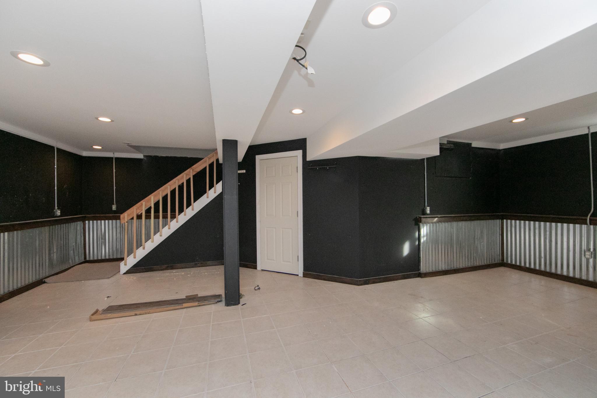 131 Crossing Way Lindenwold, NJ 08021 - Photo 25 of 34 Versatile space ready for your vision.