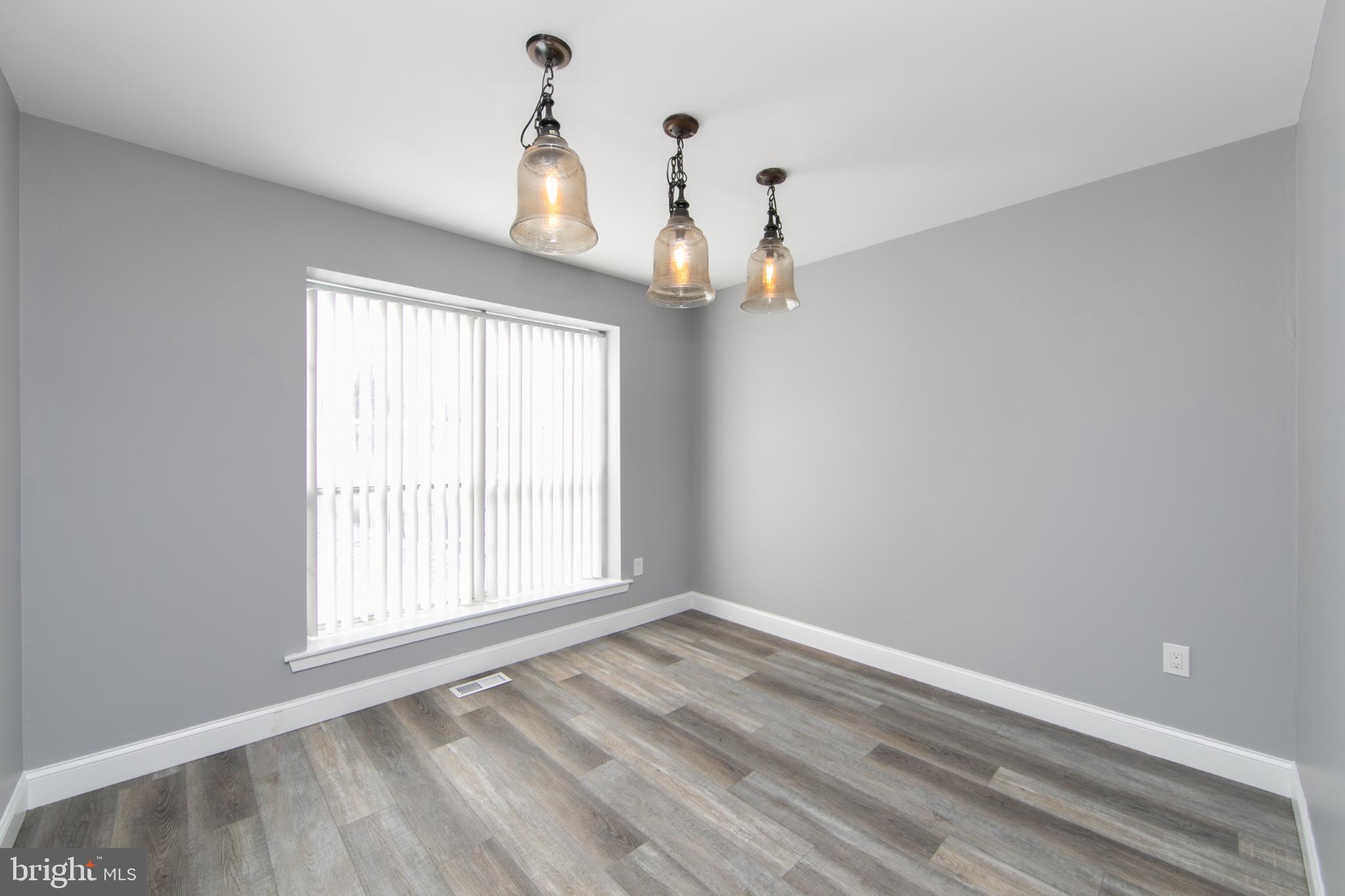 131 Crossing Way Lindenwold, NJ 08021 - Photo 3 of 34 Dining room