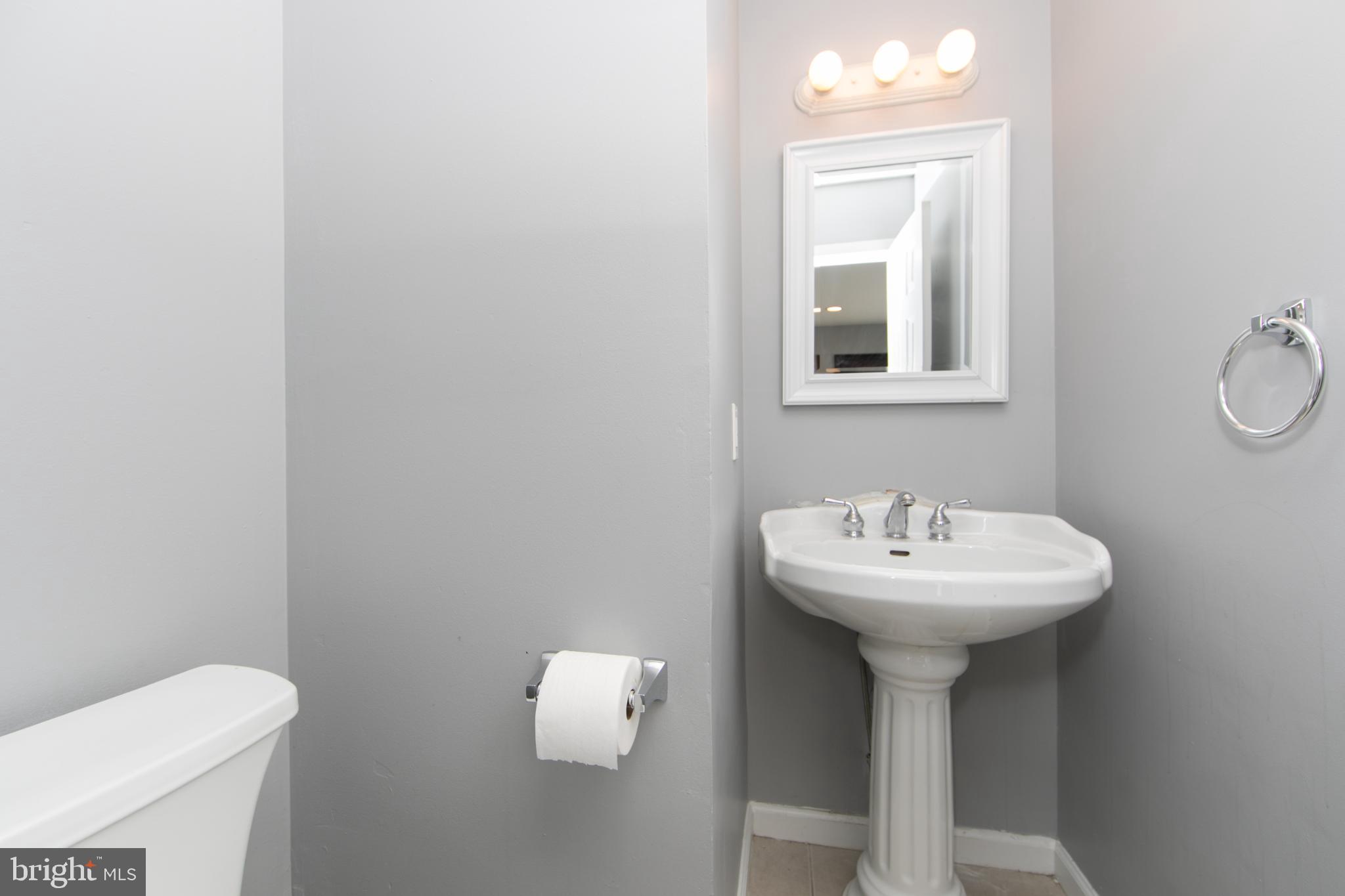 131 Crossing Way Lindenwold, NJ 08021 - Photo 6 of 34 Main floor half-bath