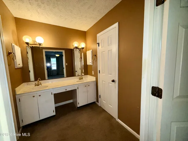 $300,000 | 8041 St Andrews Drive, Laurinburg, NC 28352