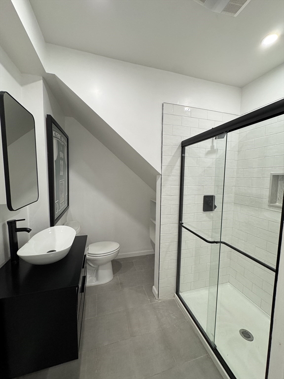 29 Abbott Street, Unit 4 Worcester, MA 01602 - Photo 3 of 9