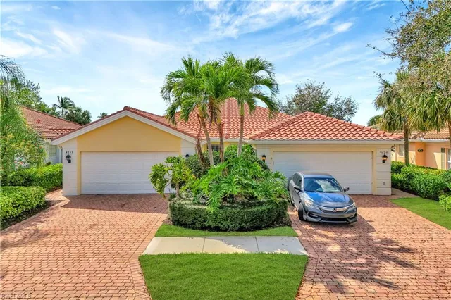 $469,900 | 4255 Redonda Lane, Naples, FL 34119