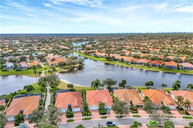 $469,900 | 4255 Redonda Lane, Naples, FL 34119