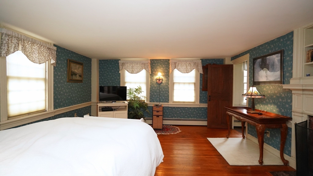 678 North Main Street Attleboro, MA 02703 - Photo 26 of 42