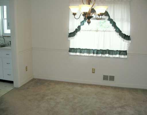 882 Rolling Rock Road Pittsburgh, PA 15234 - Photo 4 of 8 Dining Room.