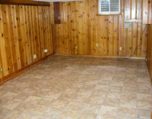 882 Rolling Rock Road Pittsburgh, PA 15234 - Photo 6 of 8 Den/Family/Great Room.