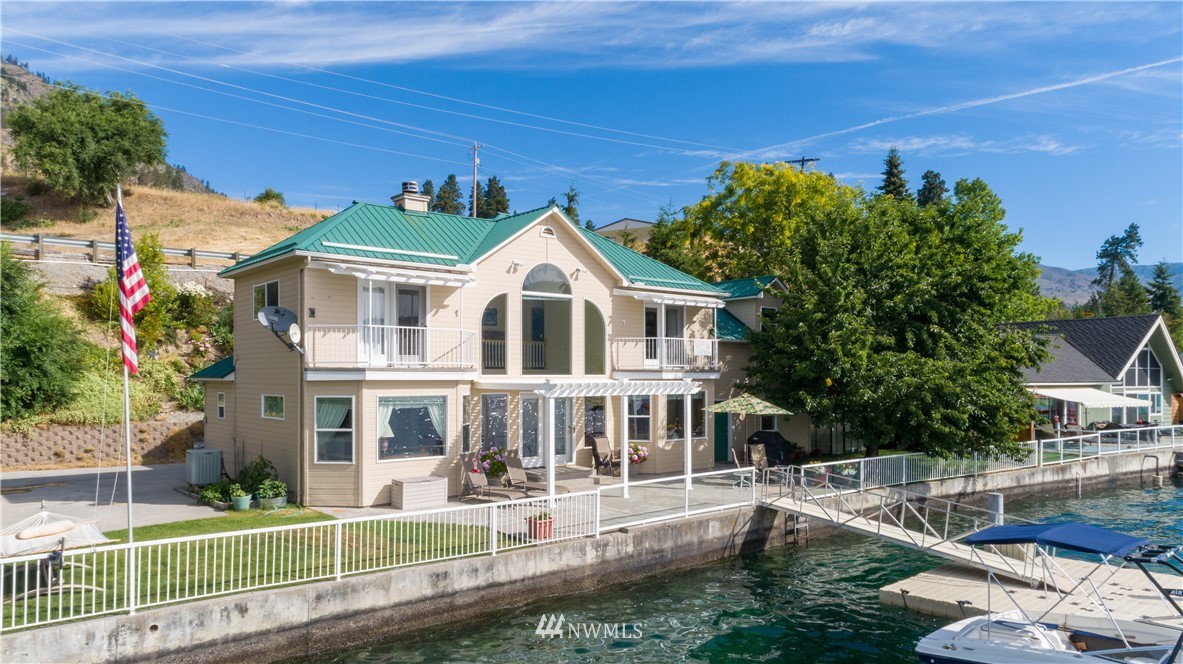 14760 South Lakeshore Road Chelan, WA 98816 - Photo 4 of 25 Gallery Image 4