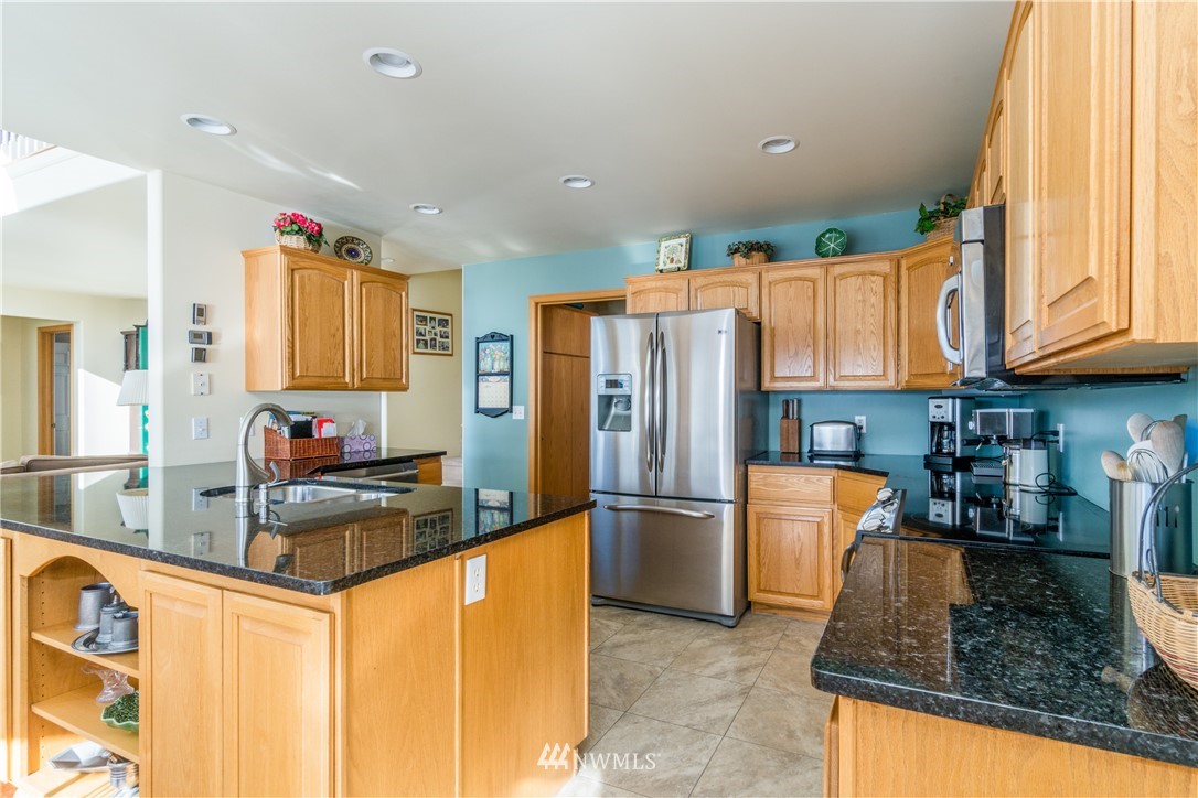 14760 South Lakeshore Road Chelan, WA 98816 - Photo 8 of 25 Gallery Image 8