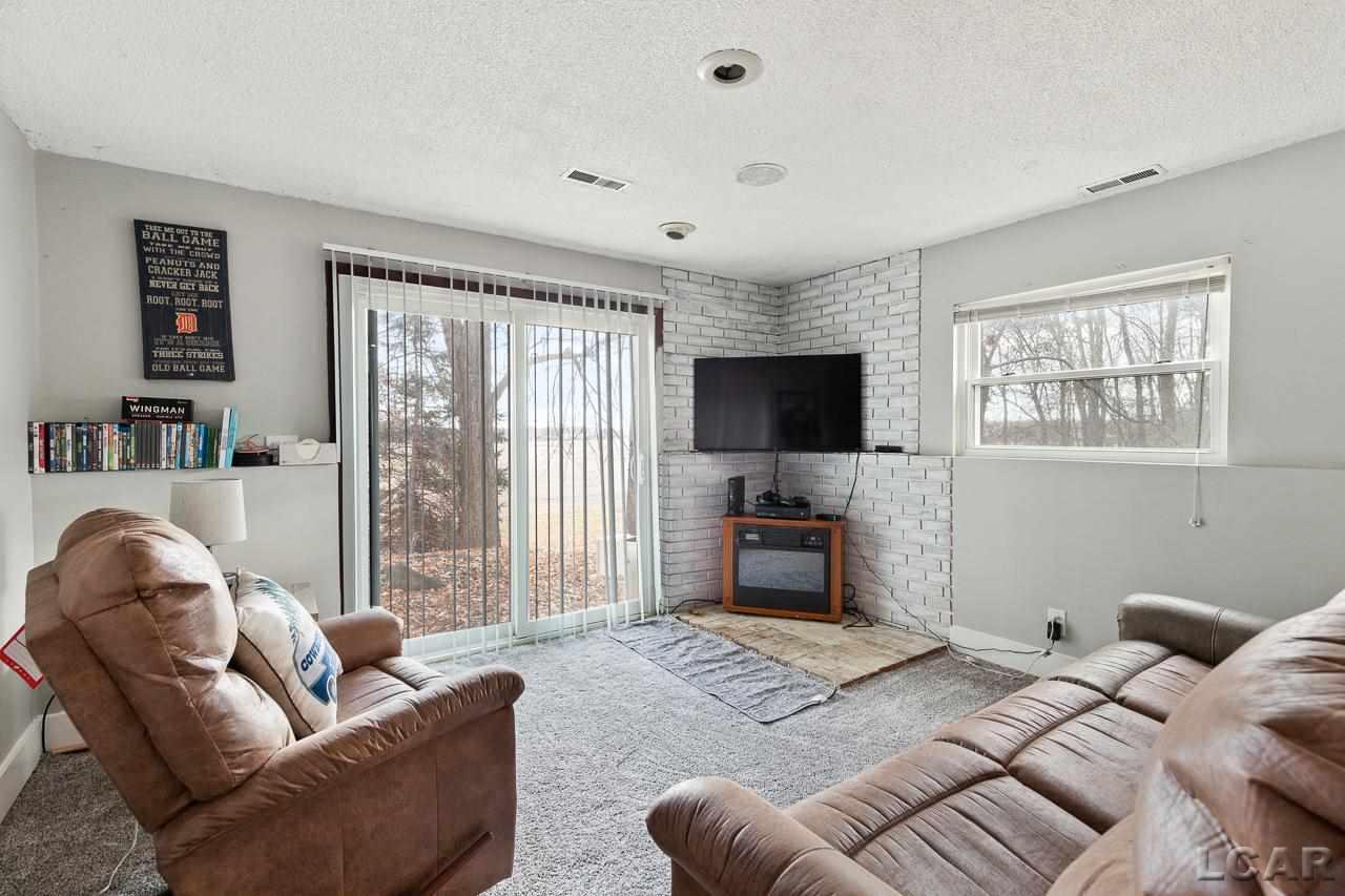 3595 East Carleton Road Adrian, MI 49221 - Photo 27 of 35 50061223-26.JPG