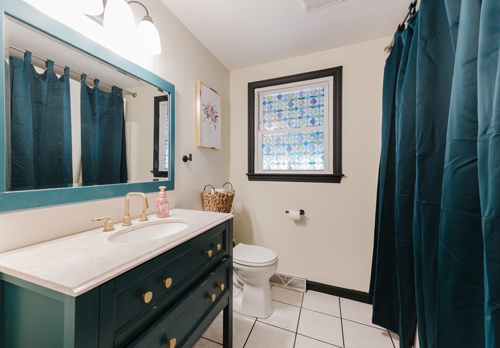 649 Middle Road Acushnet, MA 02743 - Photo 18 of 42