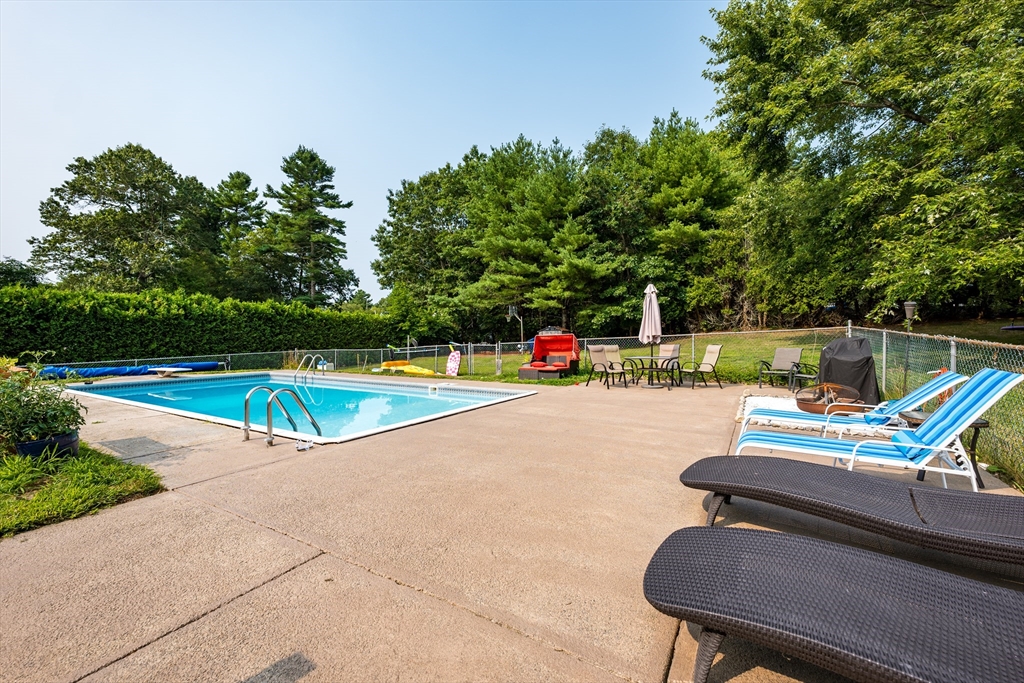 649 Middle Road Acushnet, MA 02743 - Photo 37 of 42