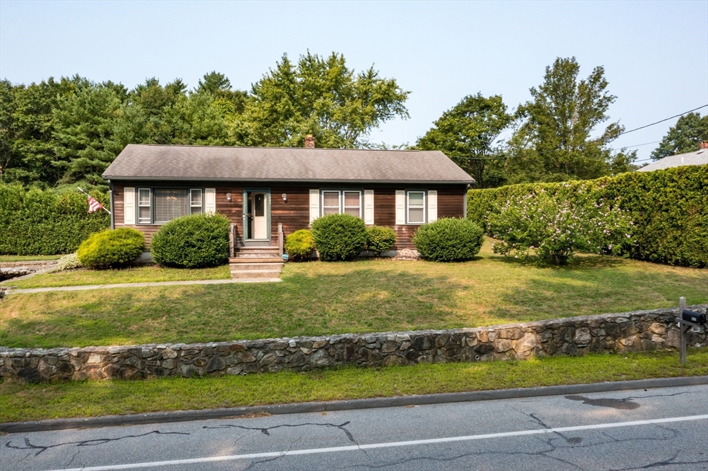 649 Middle Road Acushnet, MA 02743 - Photo 5 of 42