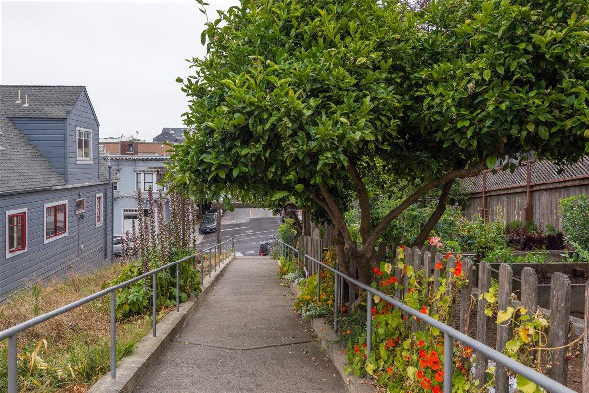 108 Cortland Avenue San Francisco, CA 94110 - Photo 18 of 27 a view of a house with a balcony